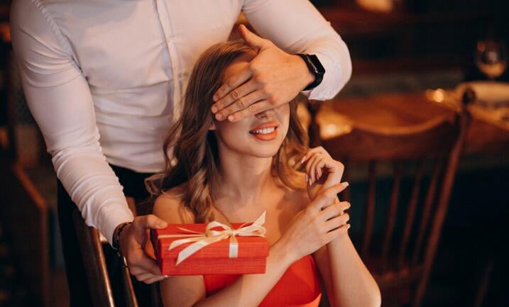 Canadian sugar daddy enjoying travel